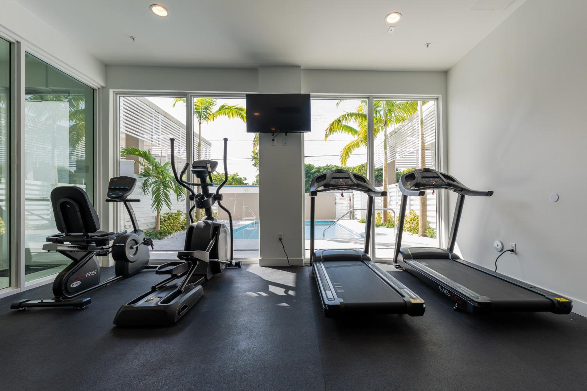 Miami Wood Apart Hotel New 2024 - Private Terrace - Free Garage - Beach 5 Min ฮอลลีวูด ภายนอก รูปภาพ